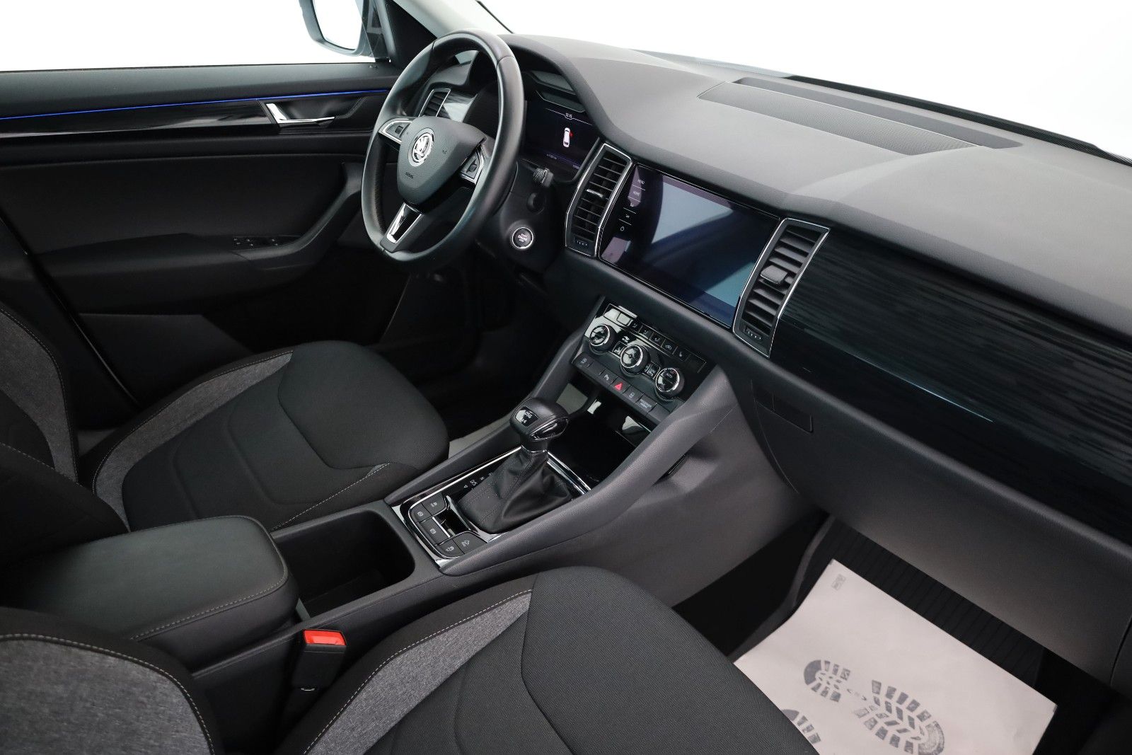 Fahrzeugabbildung SKODA Kodiaq Drive 125 4x4,Navi,4xSH,Kamera,ACC,AHK+WR