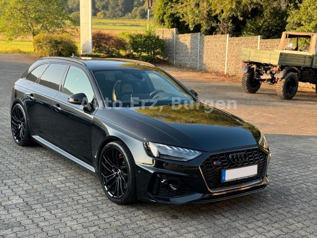 Audi RS4 Avant 2.9 TFSI Carbon 8-fach bereift B&O