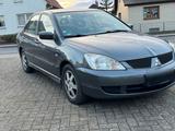 Mitsubishi Lancer 1.6i Automatik - Mitsubishi Lancer mit Benzin-Antrieb: Limousine, 1.6