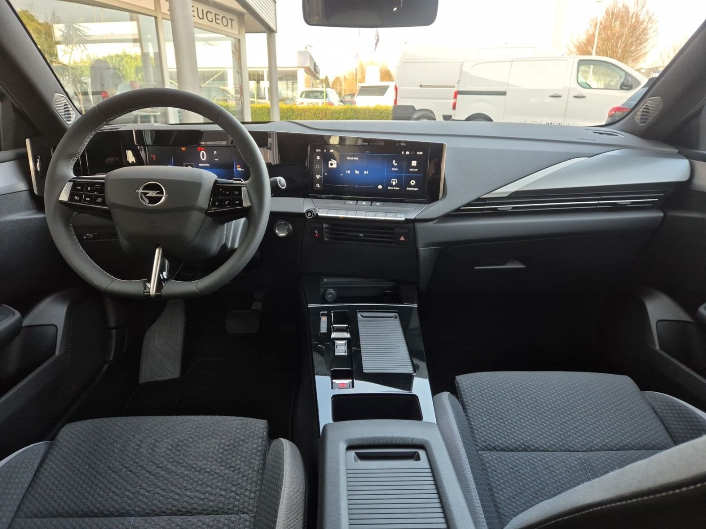 Fahrzeugabbildung Opel Astra 1.5 D EU6e L Sports Tourer Edition LED App