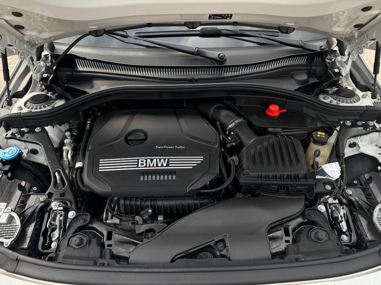 Fahrzeugabbildung BMW 118i F40 M Sport LED PDC Temp HiFi Navi LCProf.