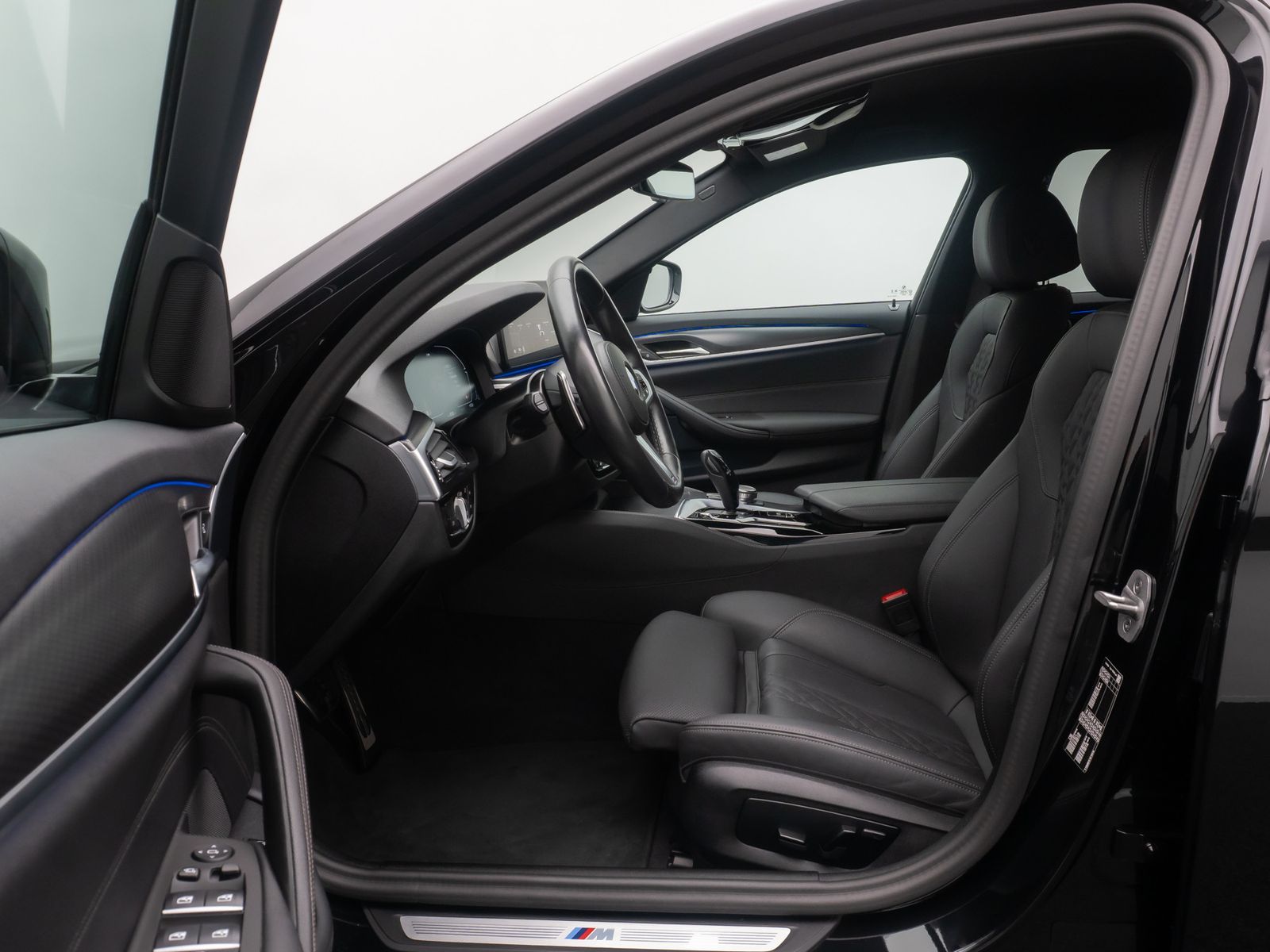 Fahrzeugabbildung BMW 530d M Sport Kamera DAB HiFi 4Klima Alarm 20Zoll