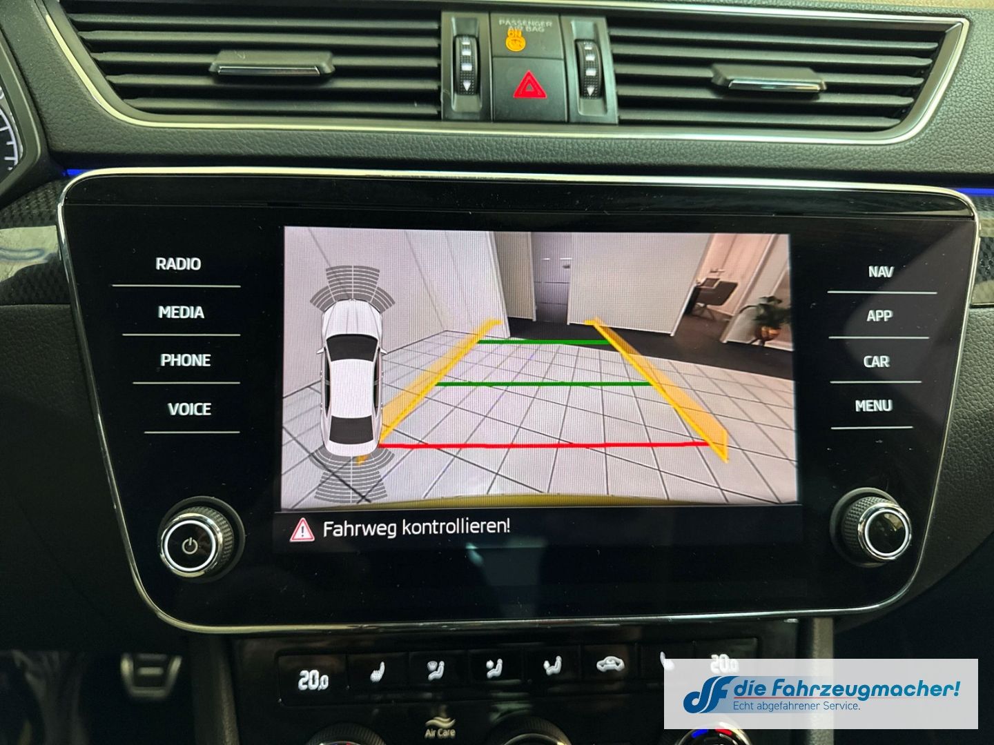 Fahrzeugabbildung SKODA Superb SportLine AD Leder Memory Sitze Soundsyst