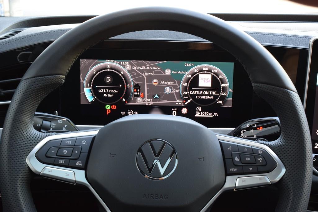 Volkswagen Passat Variant TDI 2.0 4M/DSG *R-Line*Matrix*AHK