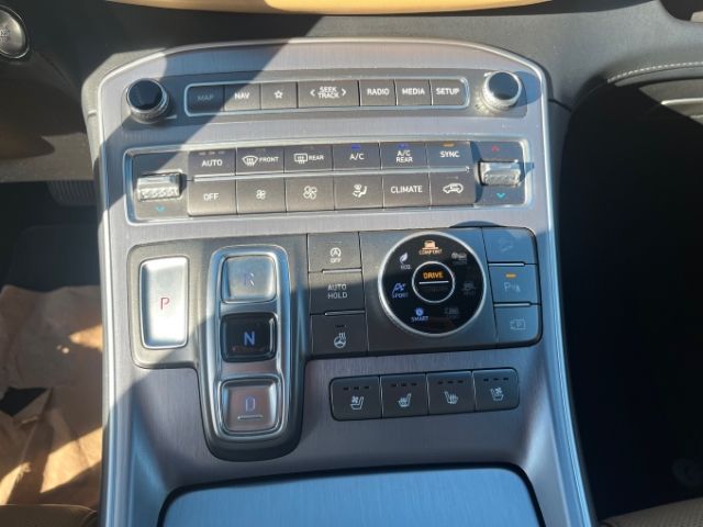 Fahrzeugabbildung Hyundai SANTA FE 2.2 CRDi 4WD 8DCT SIGNATURE SEVEN Panor