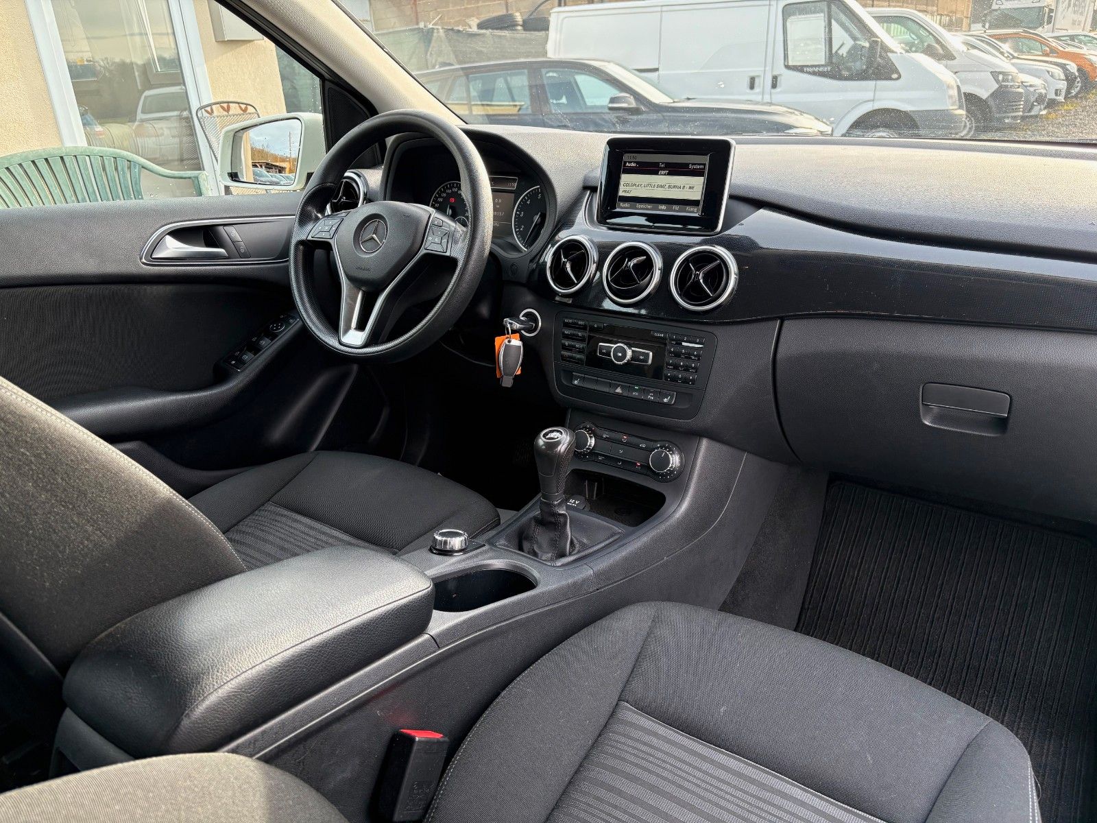 Fahrzeugabbildung Mercedes-Benz B 180 BE Klima PDC 1.HAND SPORTLENKRAD Sitzhzg
