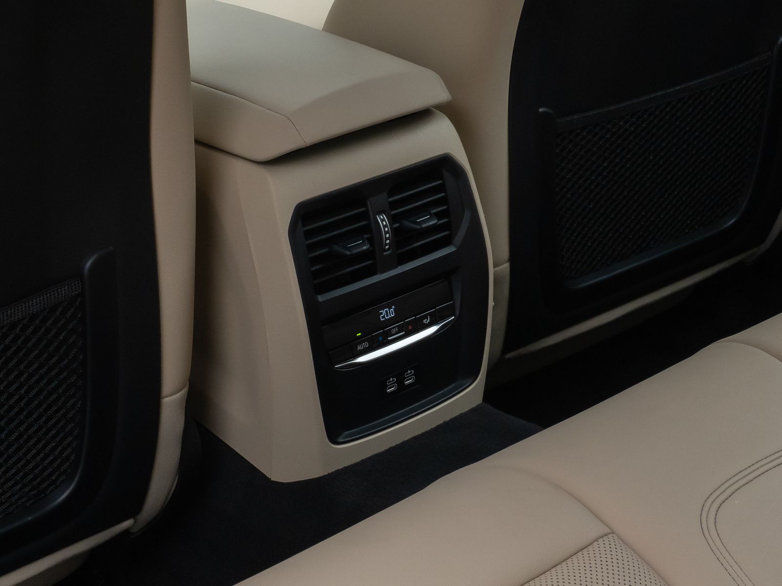 Fahrzeugabbildung BMW 320d M Sport Kamera DAB HUD Fernlichtassis Alarm