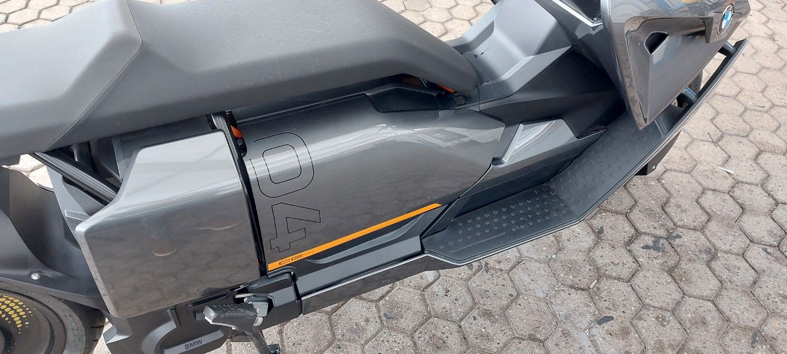 Fahrzeugabbildung BMW CE 04 Avantgarde   nur 1100 KM