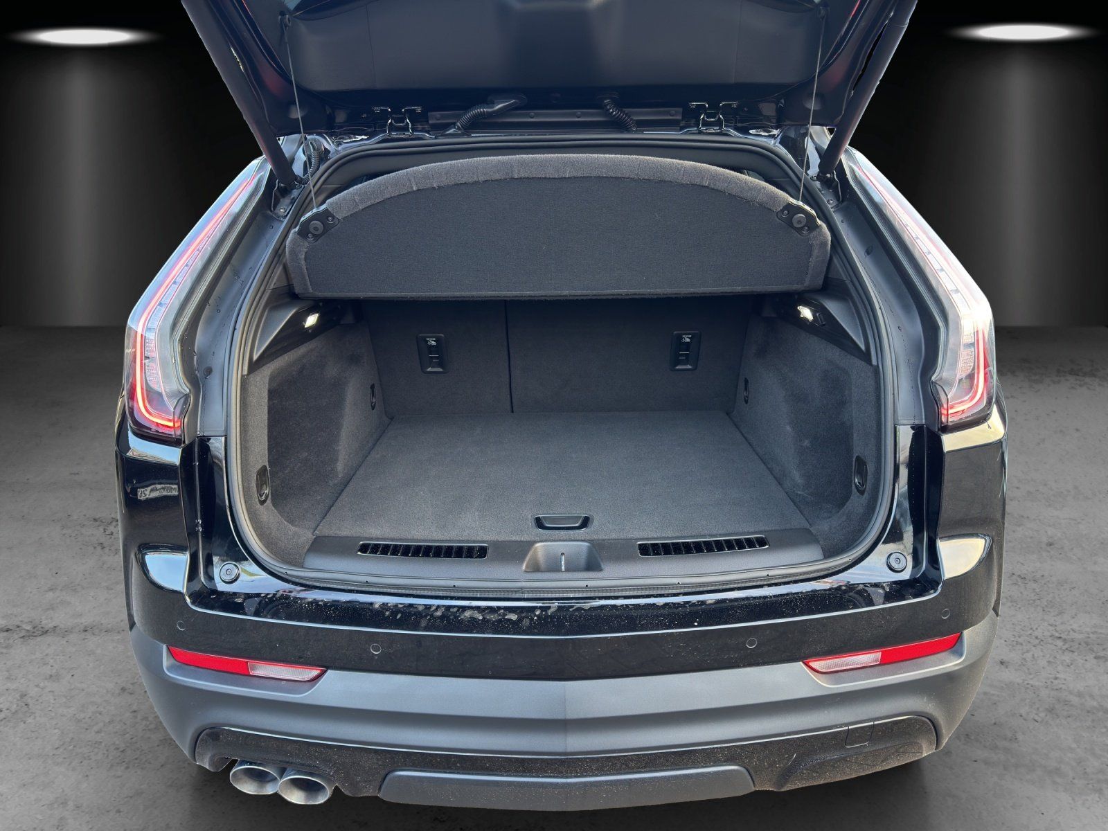 Fahrzeugabbildung Cadillac XT4 Sport 350D AWD SHZ/HUD/NAVI/LED/DT. FZG/SCHE