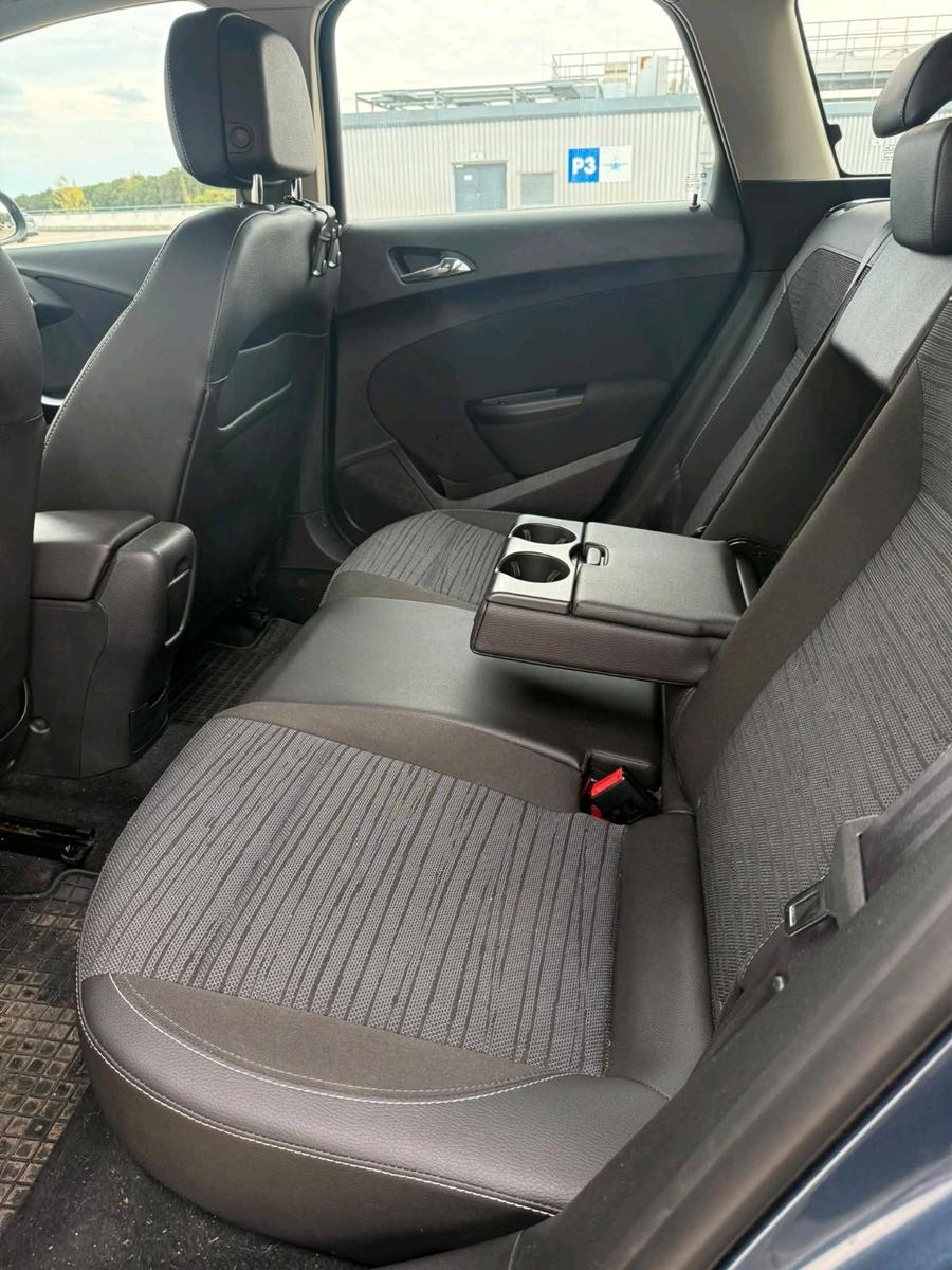 Opel Astra 2014 — engine