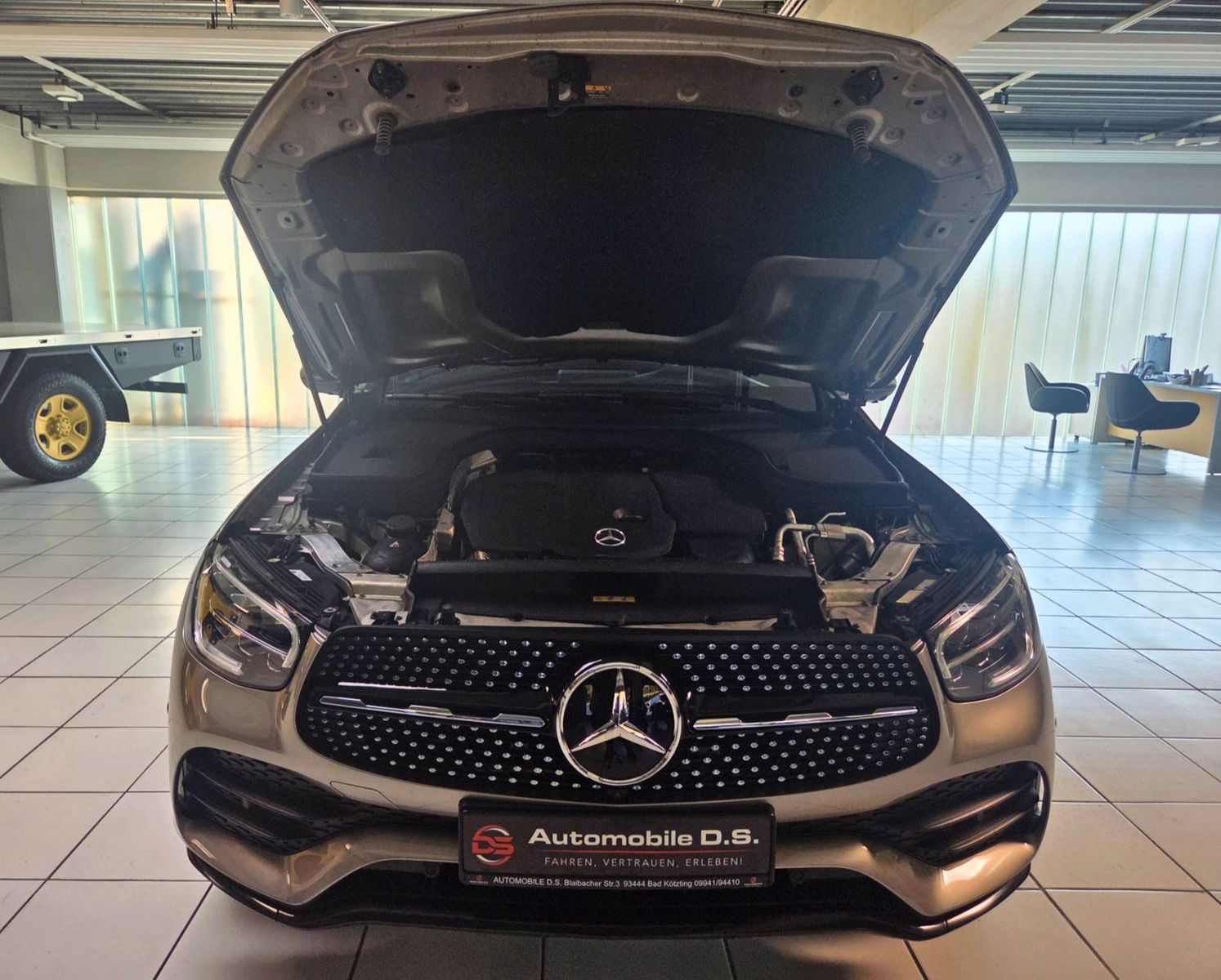 MERCEDES-BENZ GLC 200 — zdjęcie 31