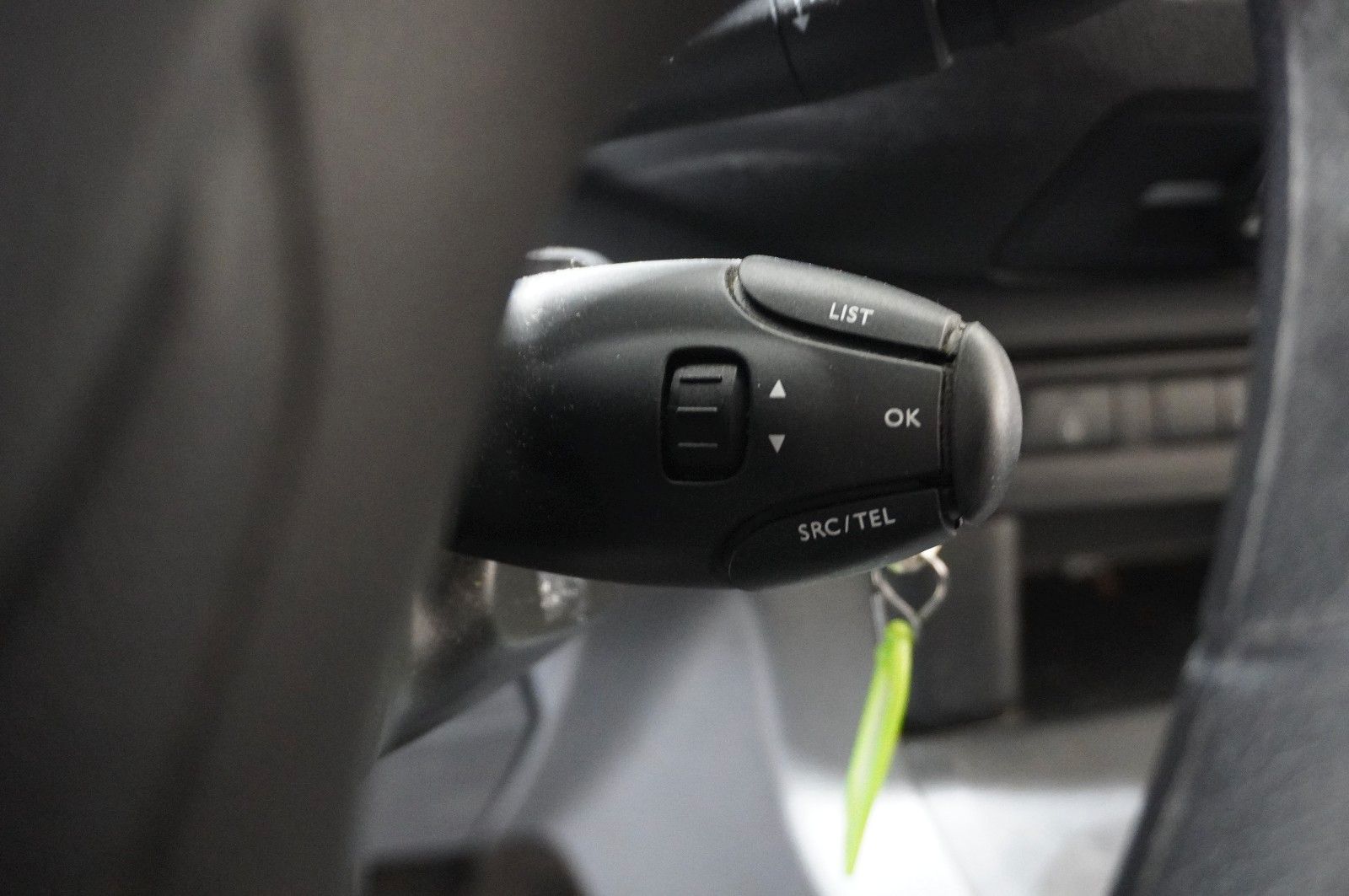 Fahrzeugabbildung Opel Vivaro Cargo 1.5D M EDITION KLIMA/DAB+/PDC/TEMP.