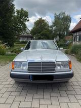 Mercedes-Benz Mercedes Benz E 200 - gebrauchte Mercedes-Benz E 200 aus dem Jahr 1993