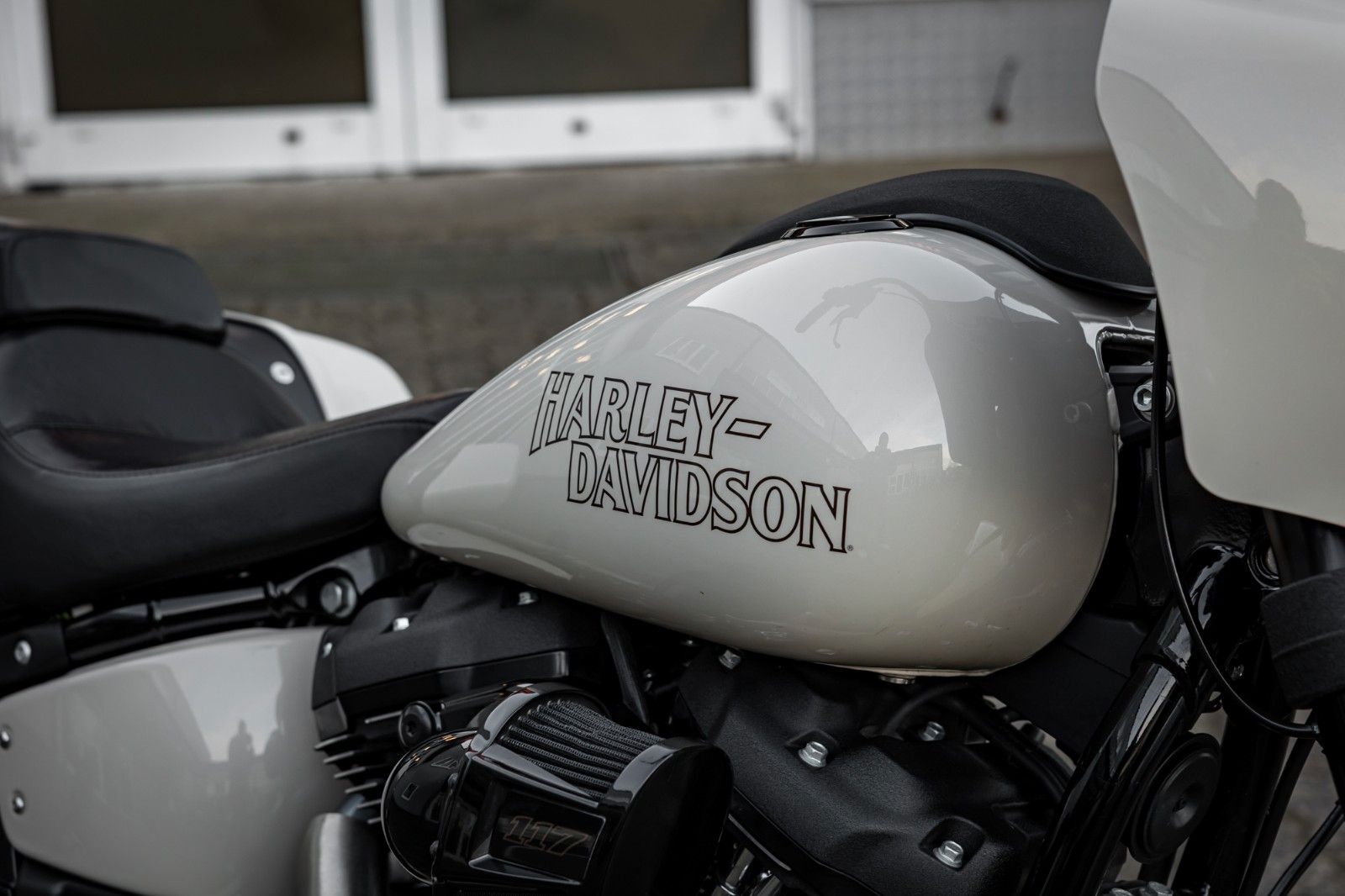 Fahrzeugabbildung Harley-Davidson FXLRS LOW RIDER S 117 CUI - JEKILL&HYDE -