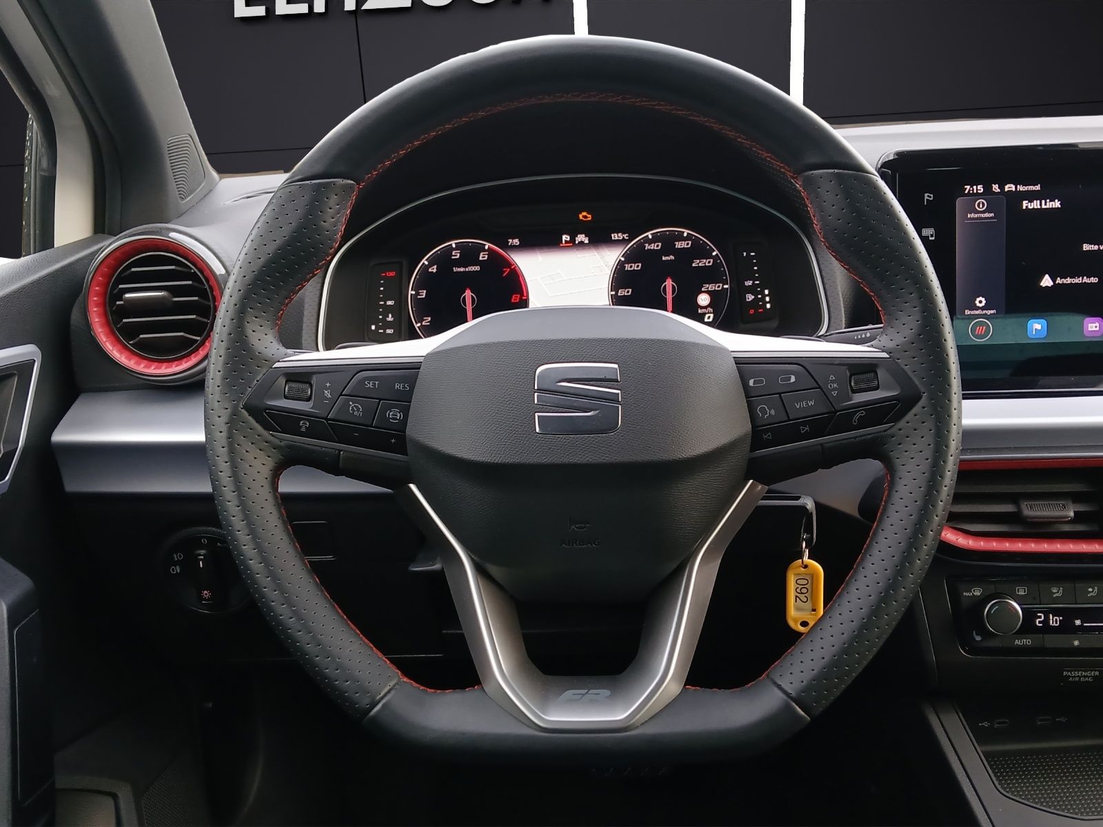 Fahrzeugabbildung SEAT Ibiza TSI FR DSG LED Navi AID ACC RFK SH 18"