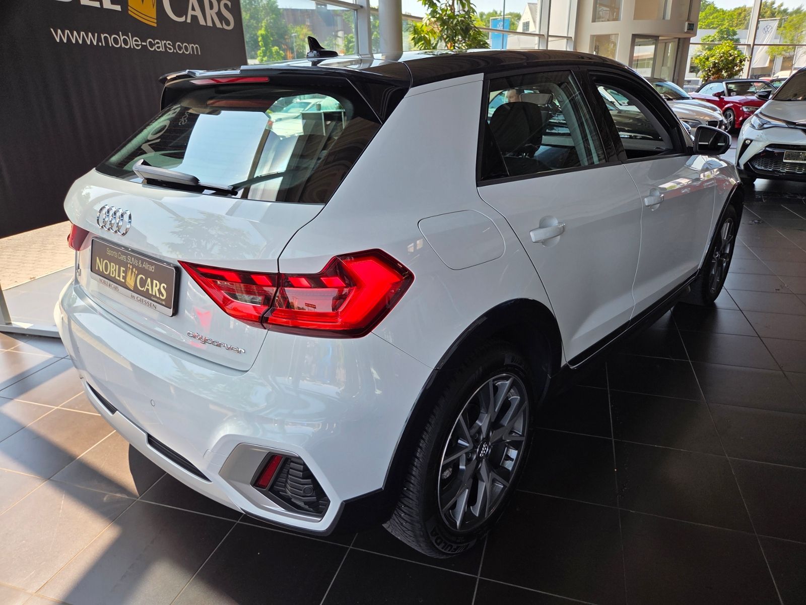 Fahrzeugabbildung Audi A1 citycarver 30 TFSI LED GRA NAV PDC SHZ ALU