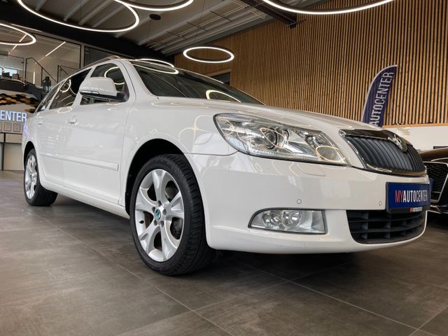 Skoda Octavia Combi Elegance DSG *NAVI*XENON*PDC*