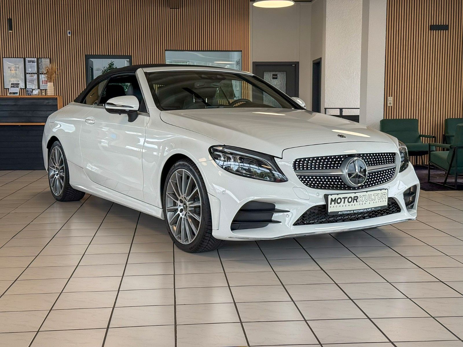 Mercedes-Benz C 300d Cabrio AMG Line 360° LED ACC foto 2
