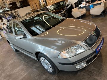 Skoda Octavia *TÜV0328*SCHECKHEFT*TEMPO*AHK*KLIMA*PDC