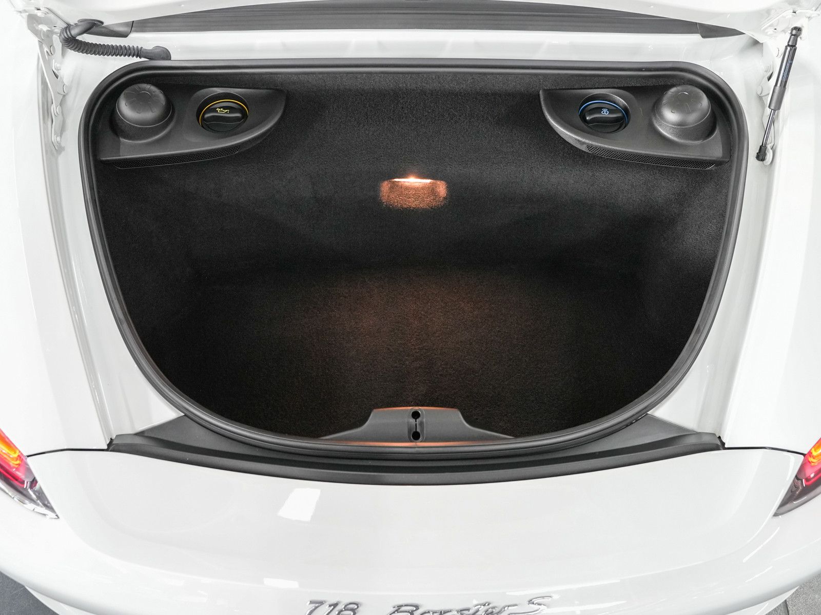 Fahrzeugabbildung Porsche Boxster S 718 PDK - Traumhafte Farbkombination
