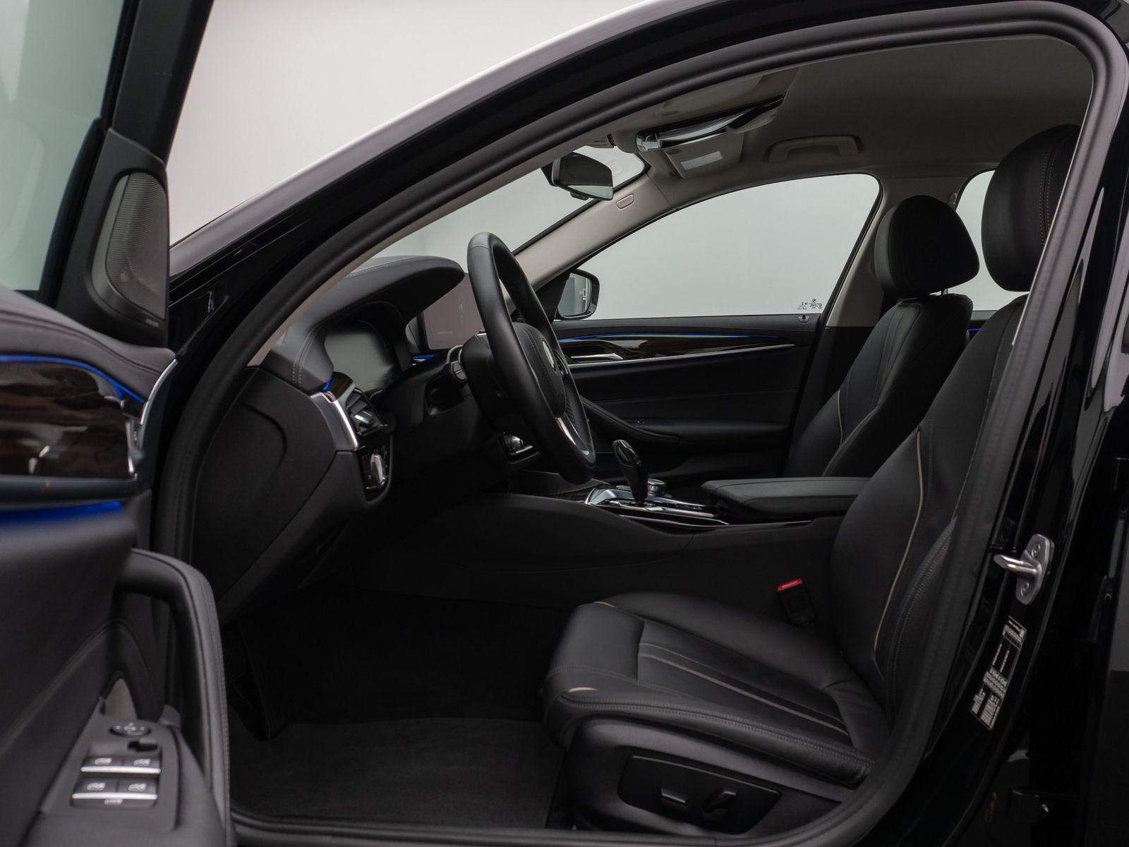 Fahrzeugabbildung BMW 520d Luxury Line Kamera DAB H/K DisplKey Alarm
