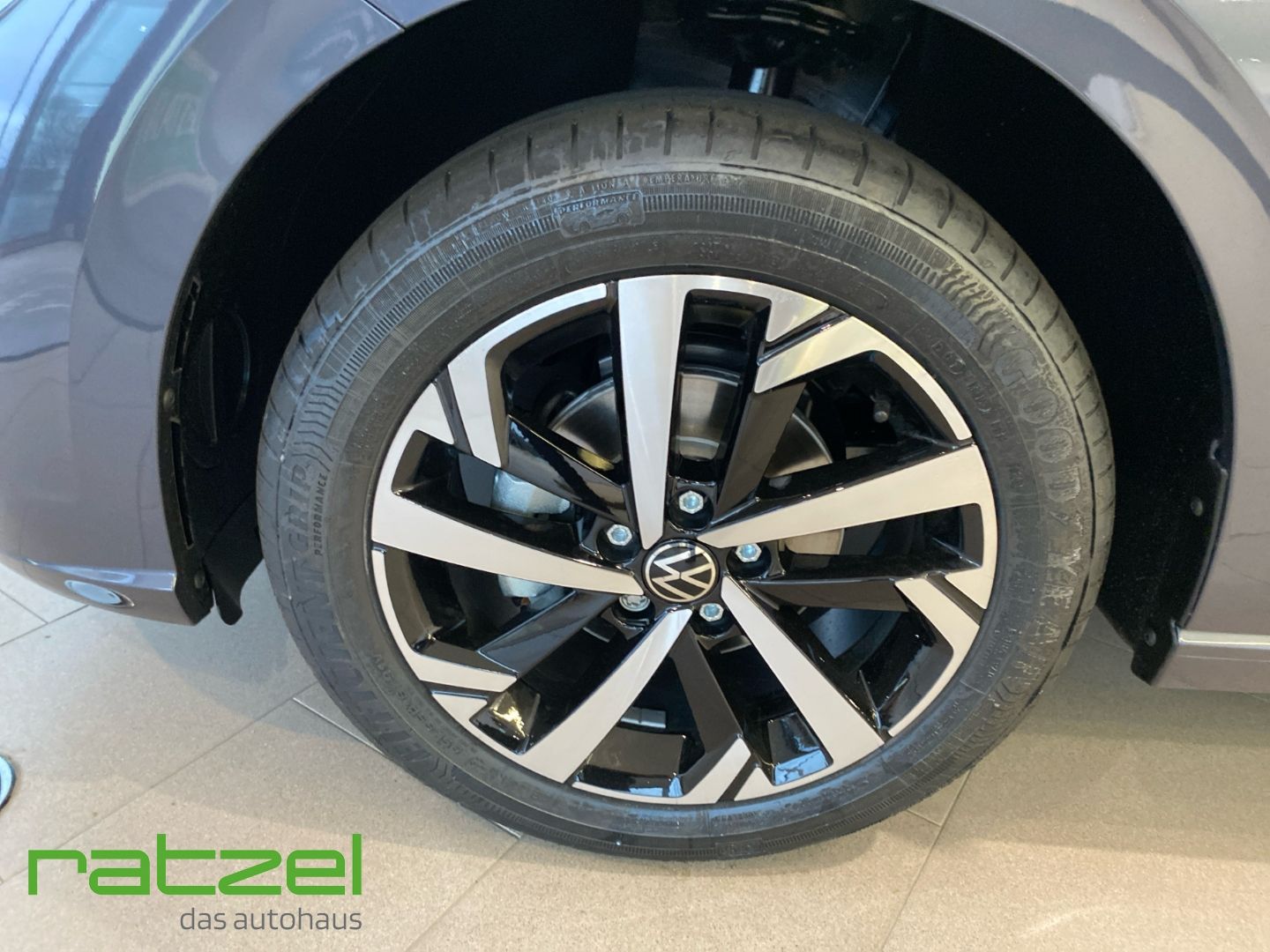 Fahrzeugabbildung Volkswagen Polo MOVE 1.0 TSI SHZ+PDC+Kamera+LED+AppConnect