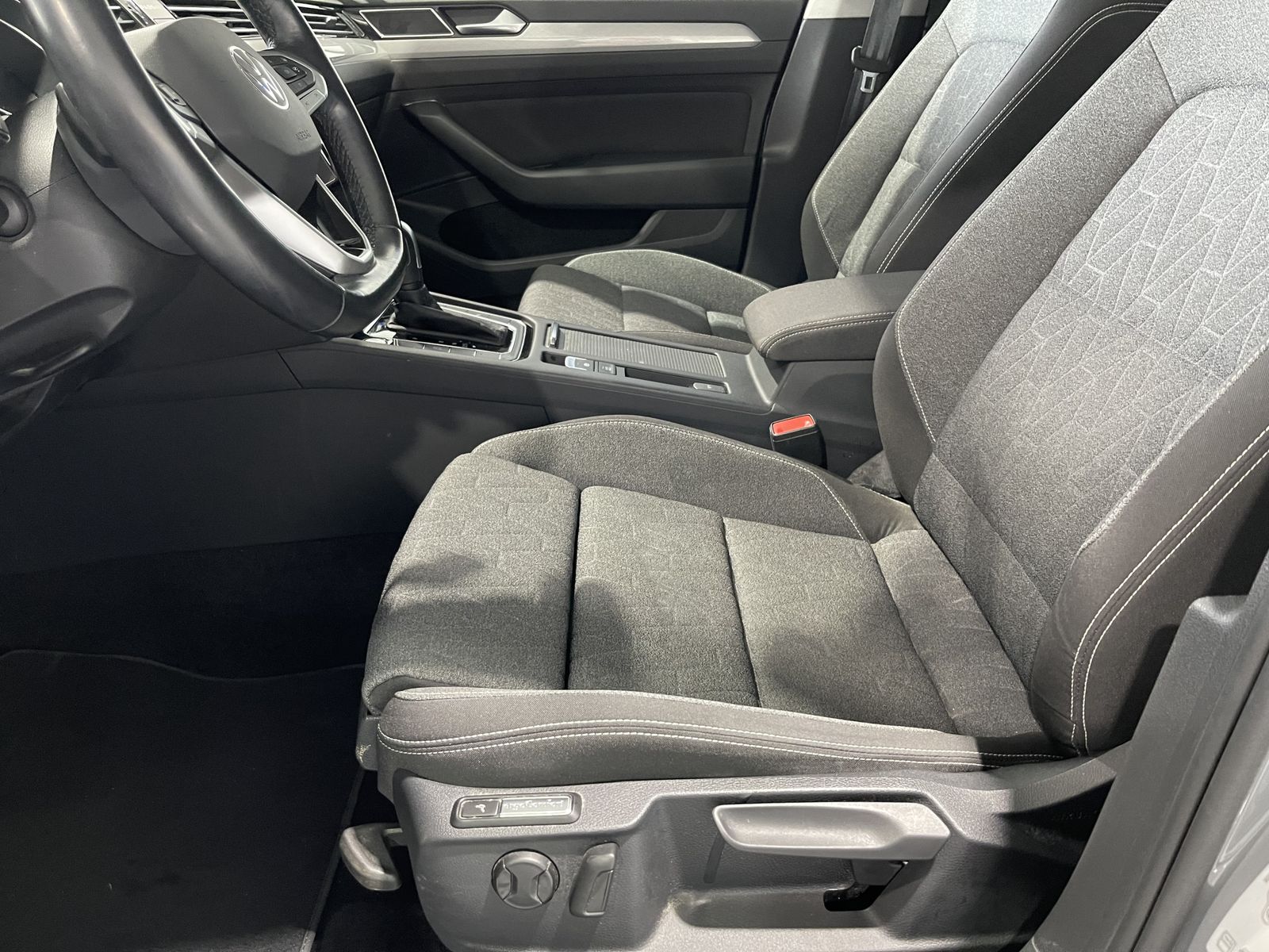 Fahrzeugabbildung Volkswagen Passat Business 2.0 TDI*LED*Cam*Navi*ACC*