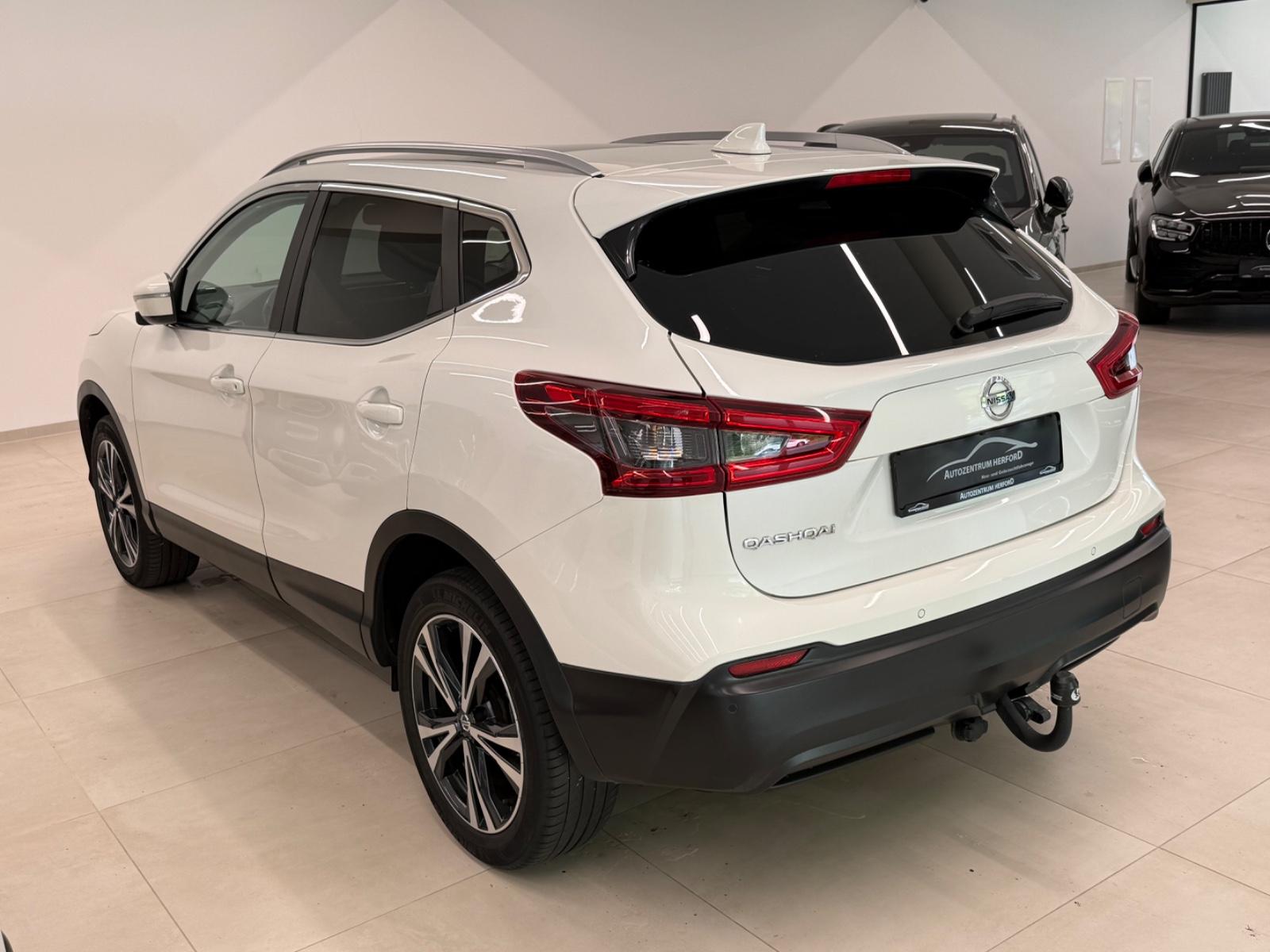 Nissan Qashqai 1. 3 N-Way Navi Klima Panorama AHK 1.8t