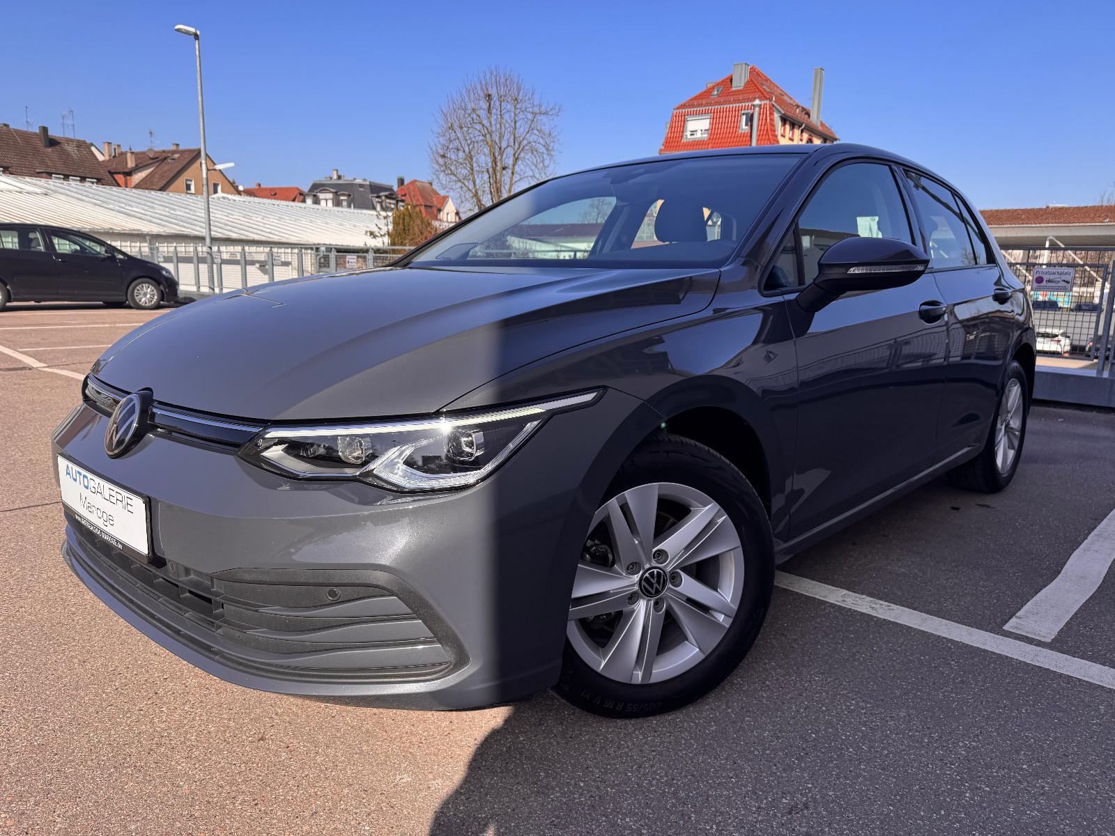 Volkswagen Golf VIII 2.0 TDI DSG Life PANO/MEMORY/KAMERA