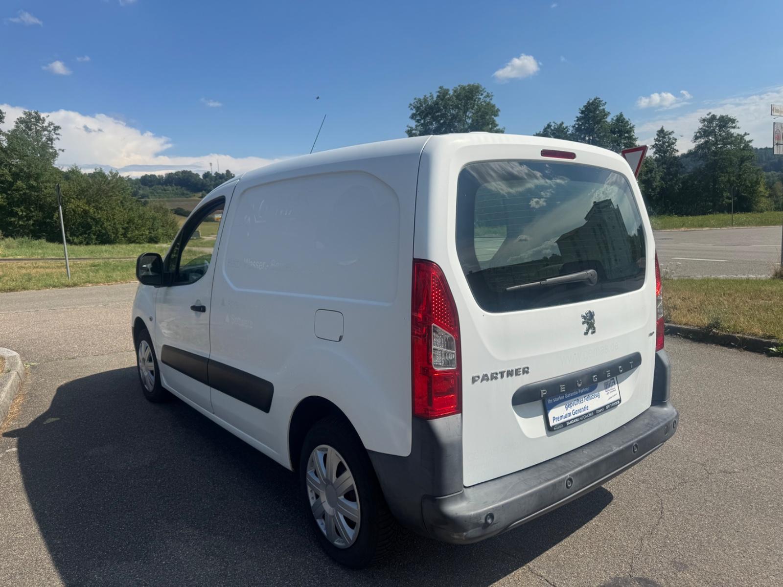 Peugeot Partner L1 Komfort*1.HAND*ZAHNR.+WP NEU*KLIMAAUT