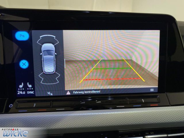 Golf VIII 1.0 eTSI DSG Move NAVI KLIMA PDC PANO