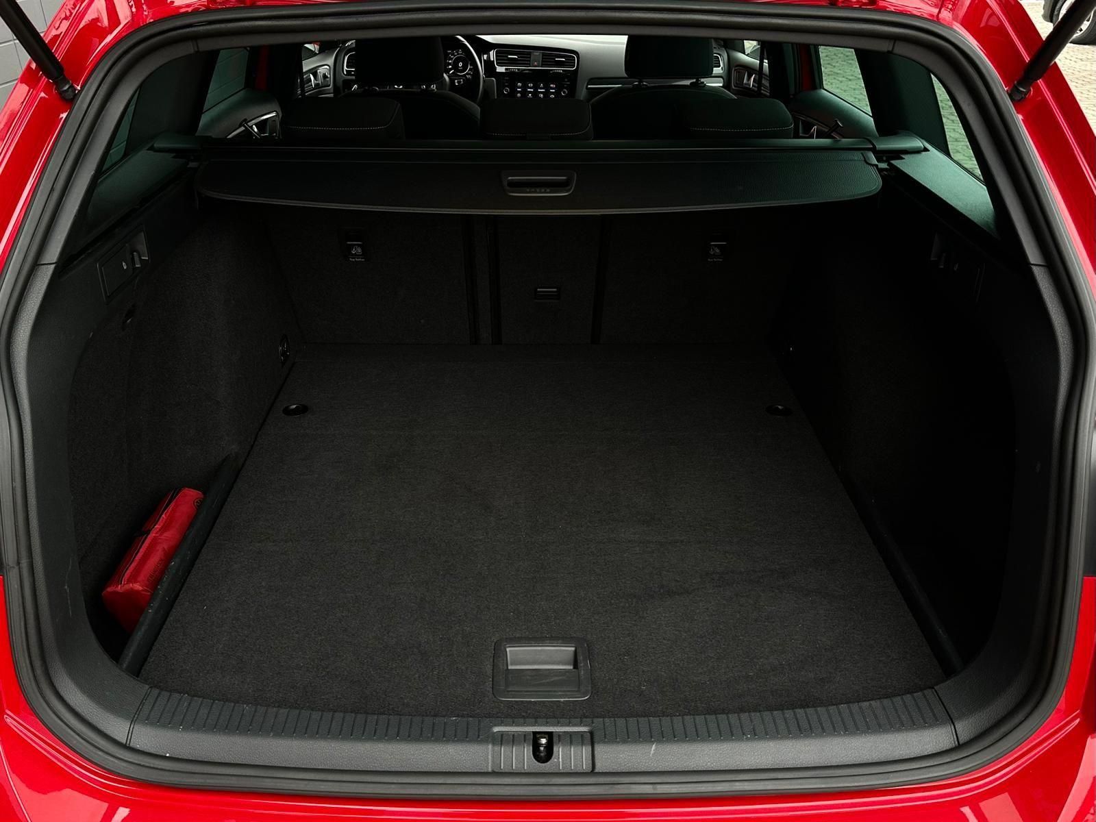 VW Golf R 2.0TSI VARIANT 4M* LED#SHZ#FH#PANO#KEYLES - Image 7