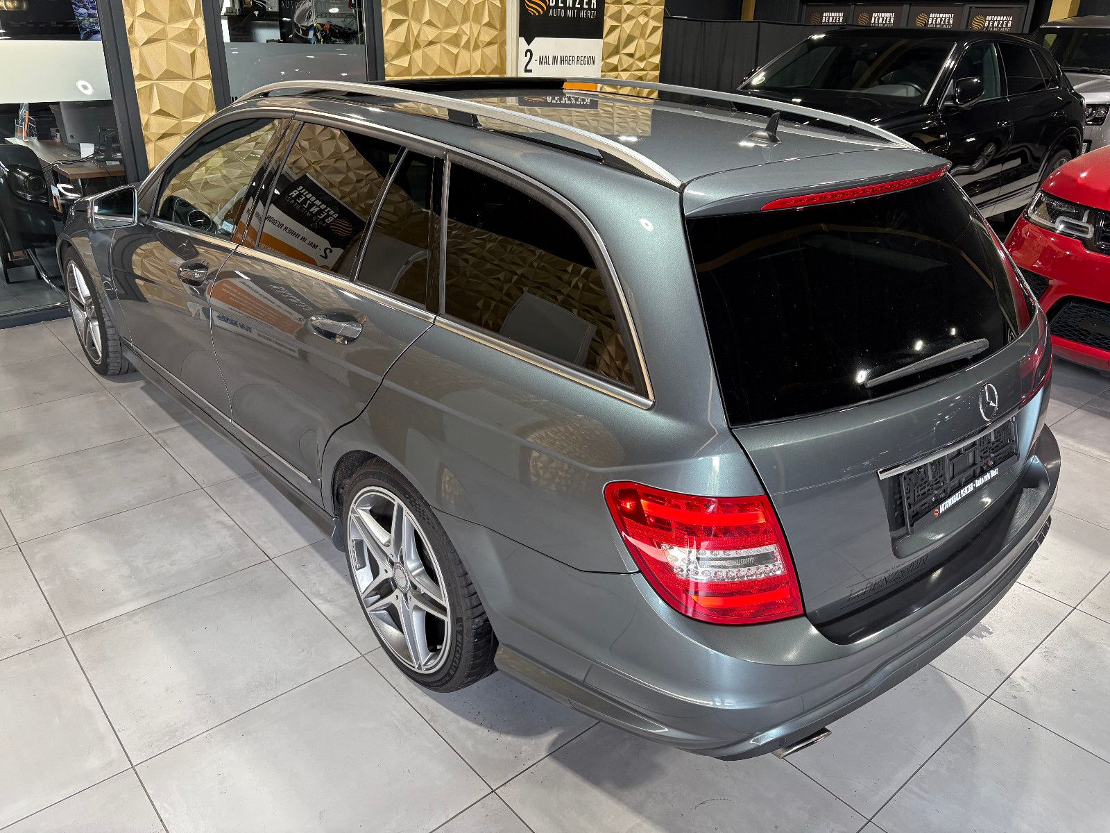 Fahrzeugabbildung Mercedes-Benz C 350 T-Modell CGI BlueEfficiency/PANO/NAVI/SHZ/