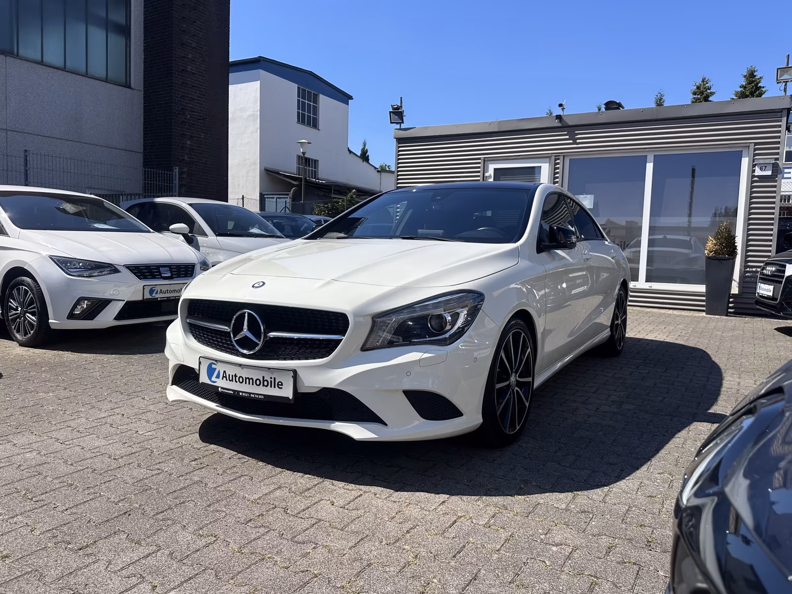 Mercedes-Benz CLA 180 Urban*Panorama*Bi-Xenon*PDC*
