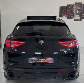 Alfa-Romeo Stelvio - 7