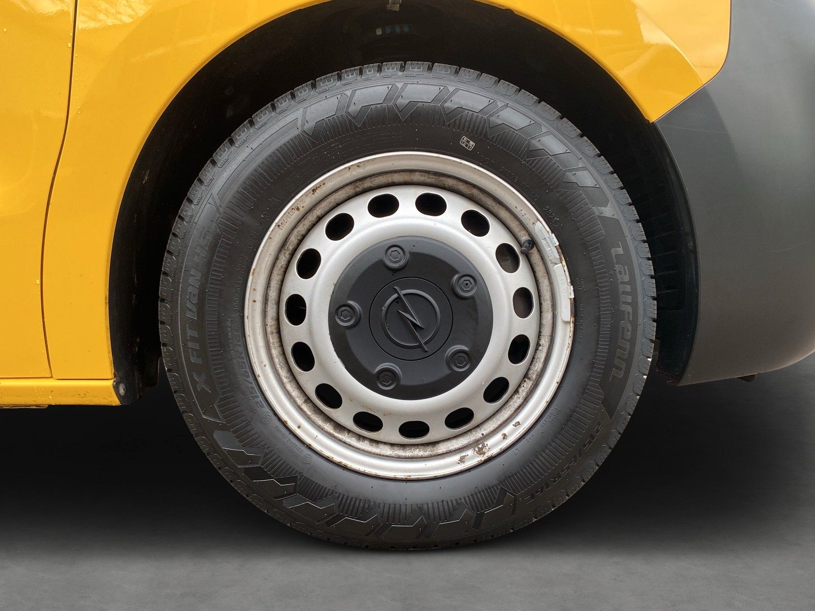 Fahrzeugabbildung Opel Vivaro Kasten Edition M