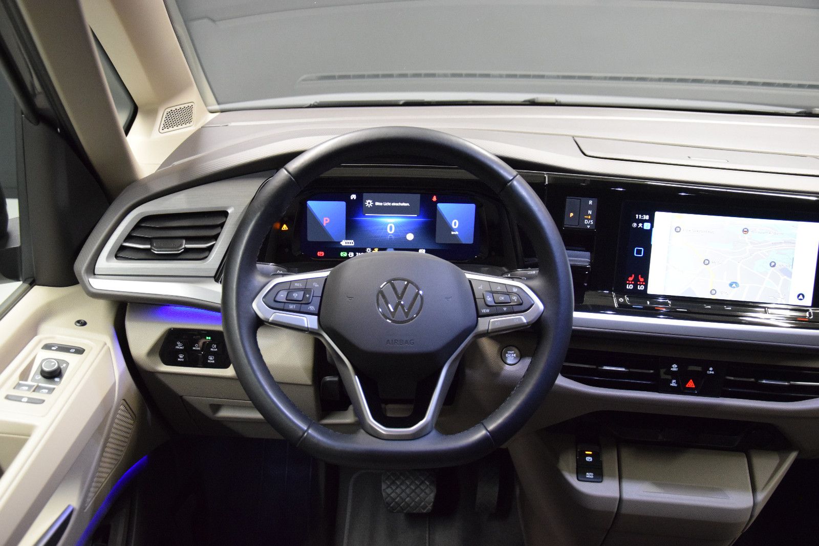 Fahrzeugabbildung Volkswagen T7 Multivan Edition ACC Standheizung AHK Kamera