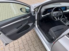 Fahrzeugabbildung Volkswagen Golf VIII Lim. Life LED Navi Sitzh Massage ACC