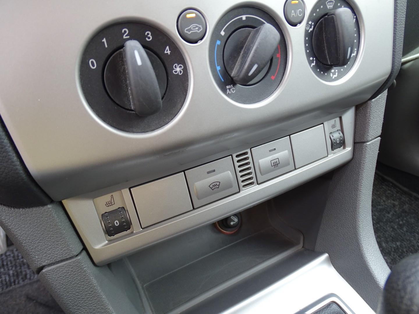 Ford Focus 2011 — photo 15