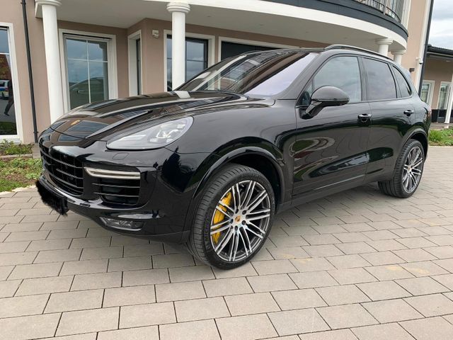 PORSCHE Cayenne Turbo S 