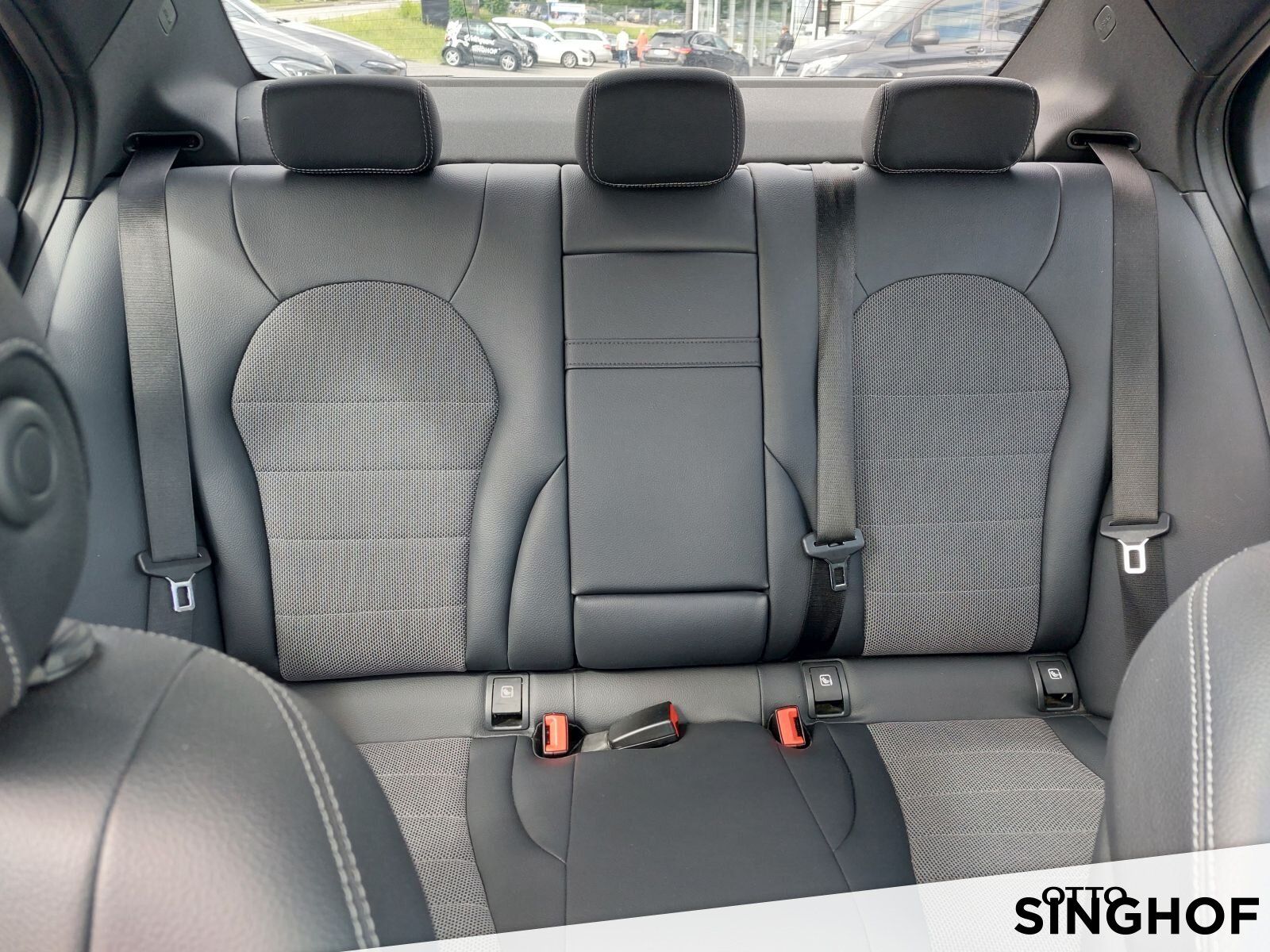 Fahrzeugabbildung Mercedes-Benz C 200 Avantgarde +4matic+LED+Night+R-Kamera+SHD+