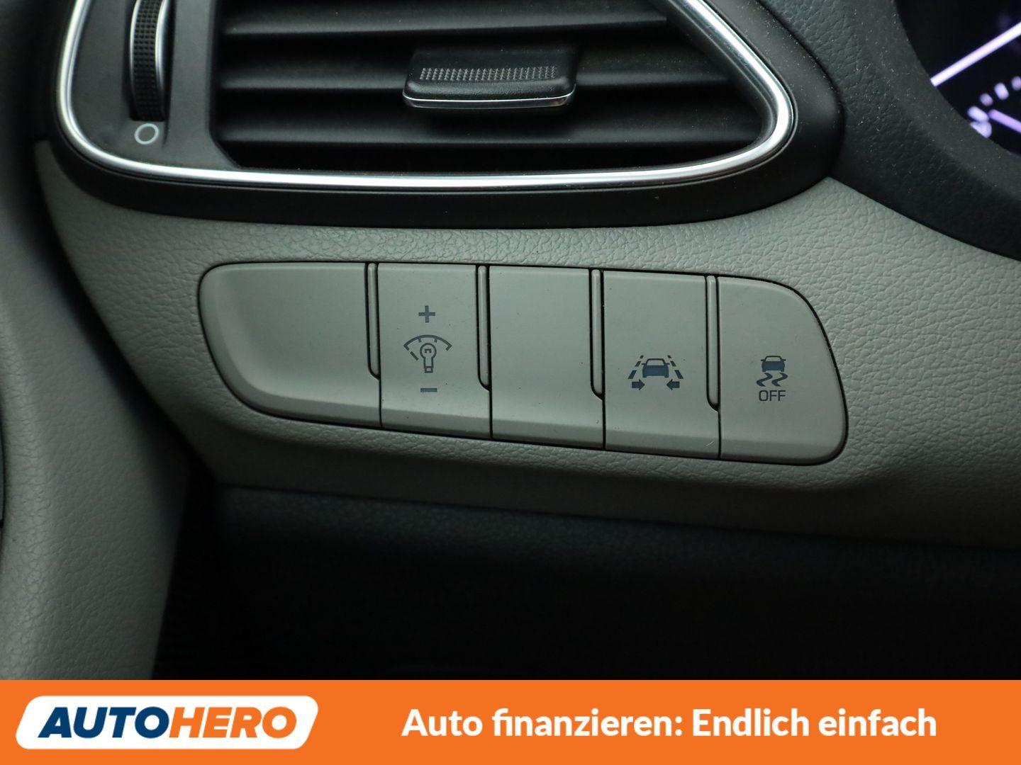 Hyundai i30 1.4 TGDI Trend Aut*NAVI*LED*TEMPO*CAM*PDC*