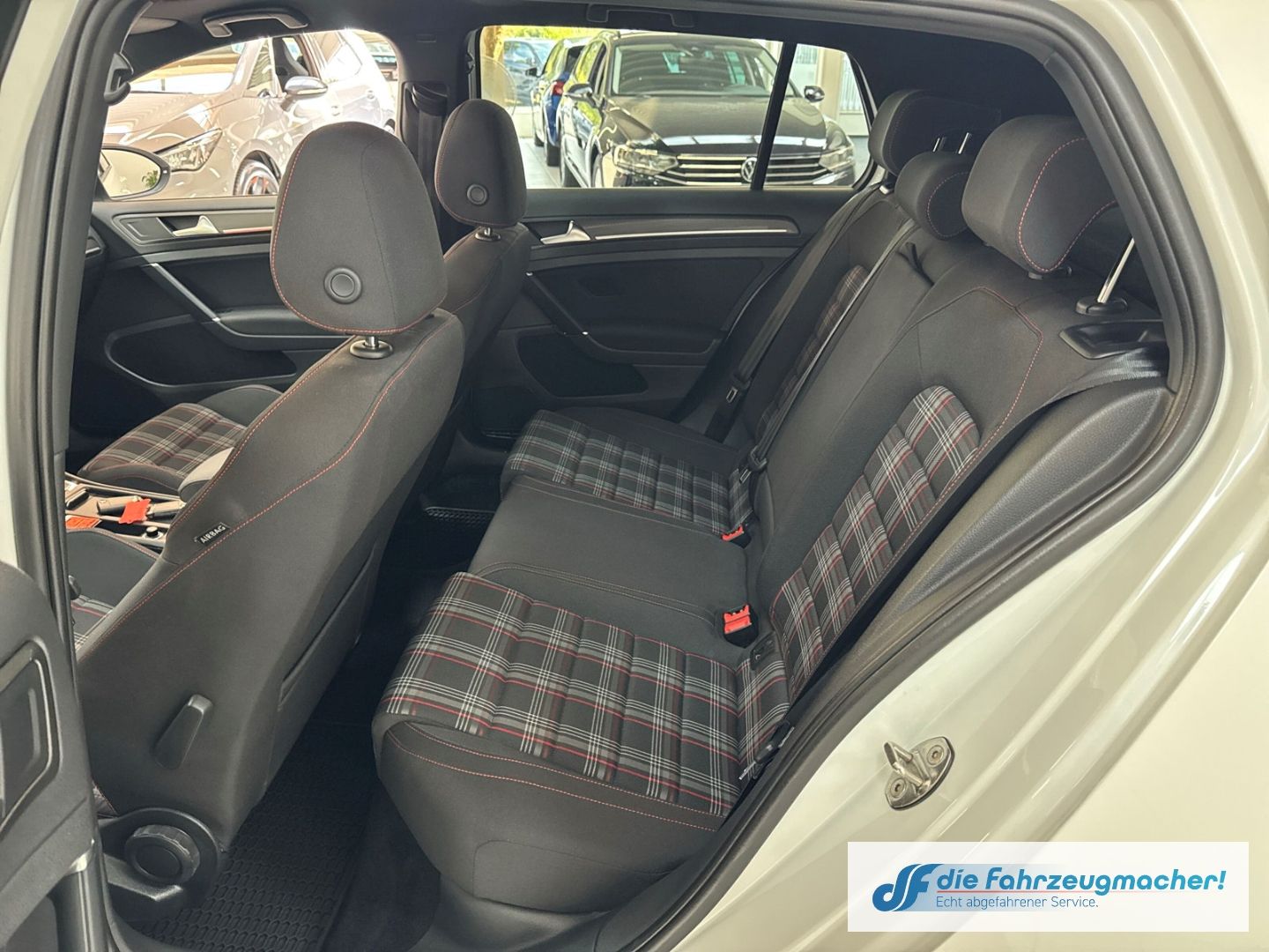 Fahrzeugabbildung Volkswagen Golf VII GTI DSG TOP-Panodach Navi VOLL-LED ACC