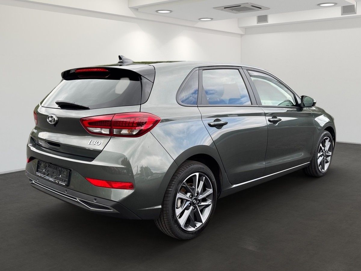 Hyundai i30 Edition 30 + 7-DCT Pano imagem 3