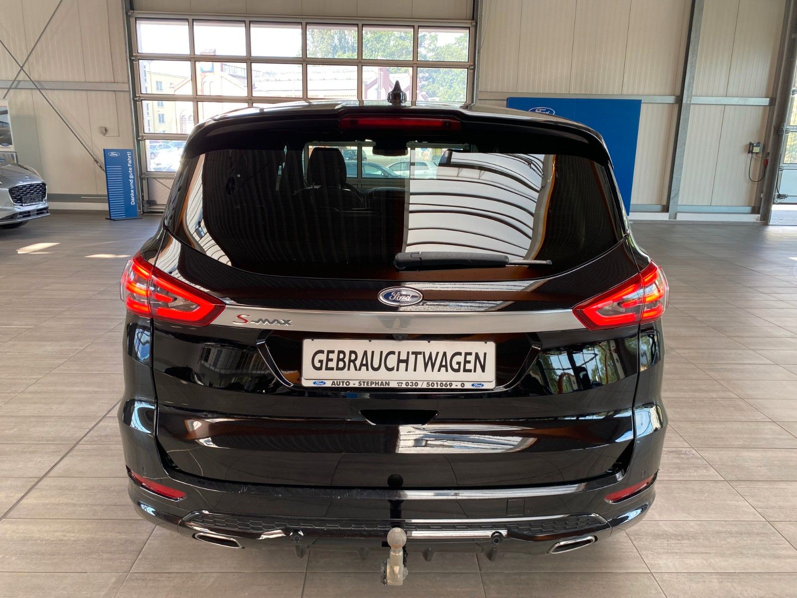 Fahrzeugabbildung Ford S-Max ST-Line LED Navi AHK ACC Panorama Winterpk