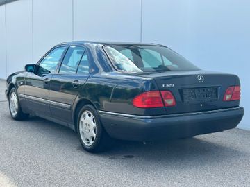 Mercedes E 320 - 4