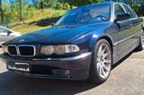 BMW 740i A - - BMW 740: Blau