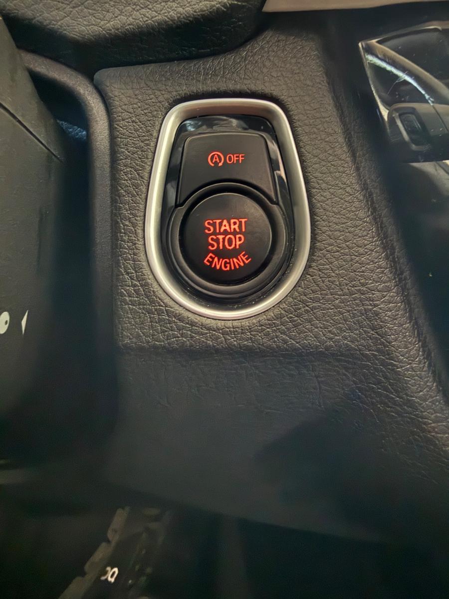 BMW 320i Touring Advantage LED/Memory/HUD/Pano/ACC
