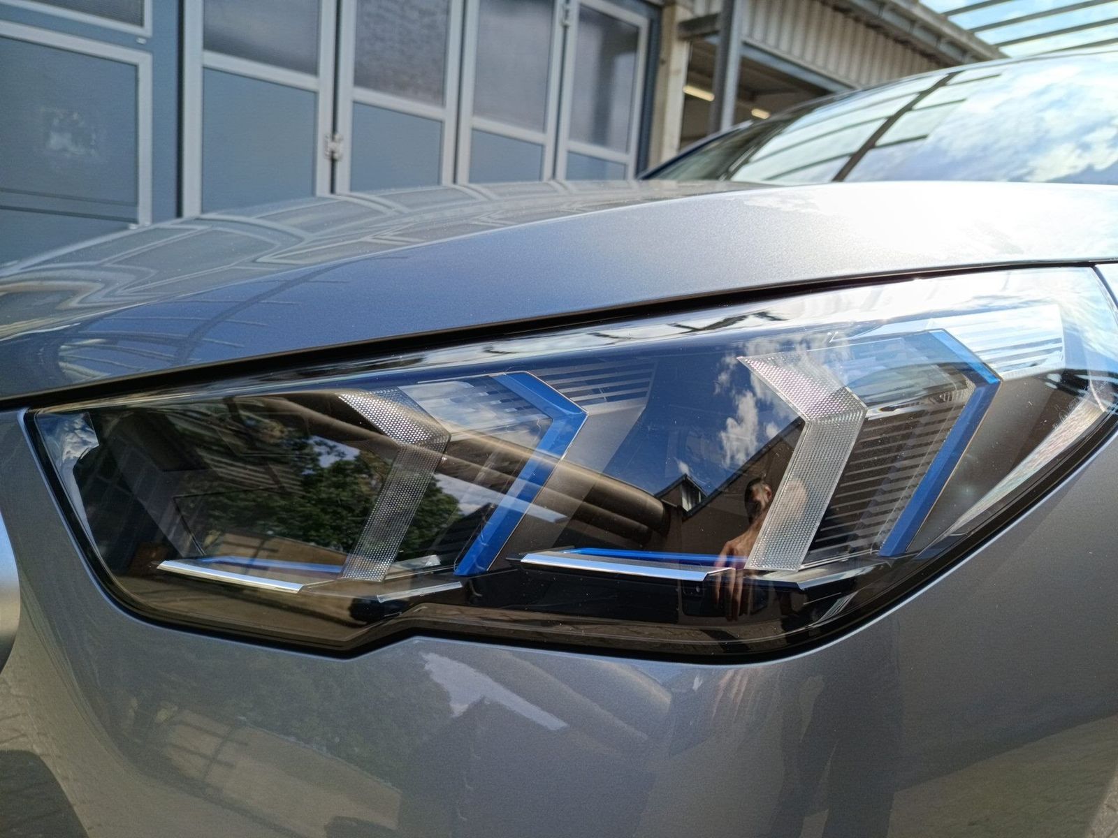 BMW iX2 - Bild 10