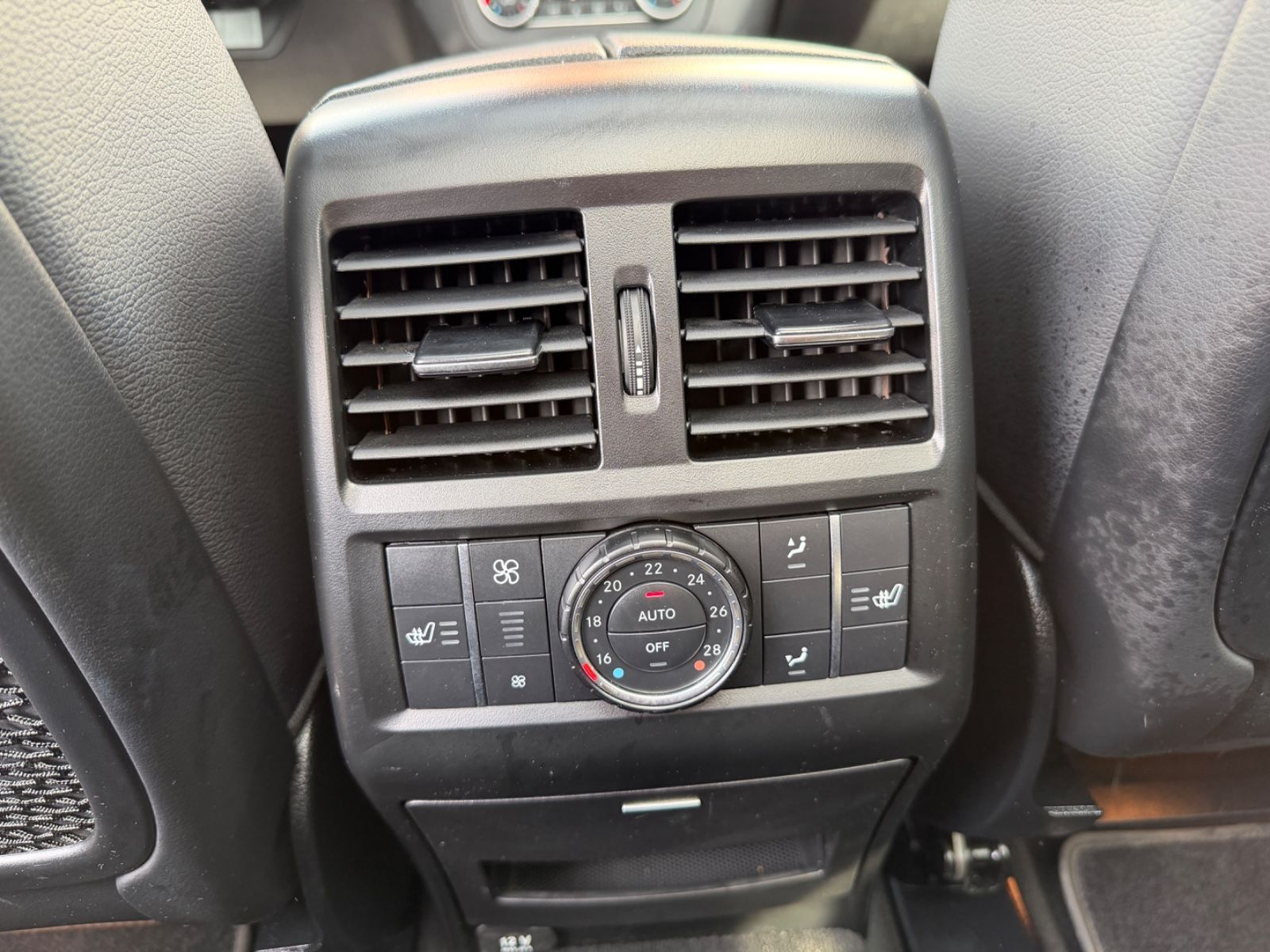 Fahrzeugabbildung Mercedes-Benz GLE 350 d 4Matic AMG LINE NEUER MOTOR VOLLAUSST.